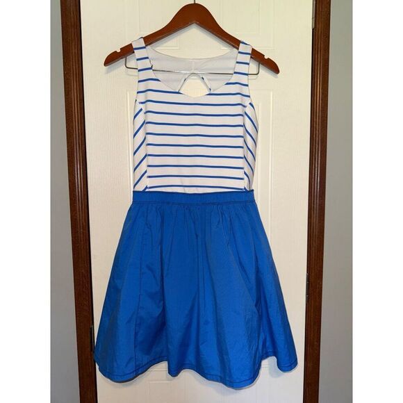 Lululemon RARE Club Dress Deauville Stripe Pipe Dream Blue White Size 8 - Picture 4 of 15